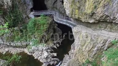 4K. 美丽的Skocjan洞穴<strong>和</strong>桥上的岩溶河，<strong>自然遗产</strong>在斯洛文尼亚。 全景观